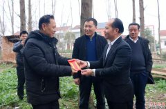 元宗家居，節(jié)前慰問(wèn)毛市鎮(zhèn)困難群眾